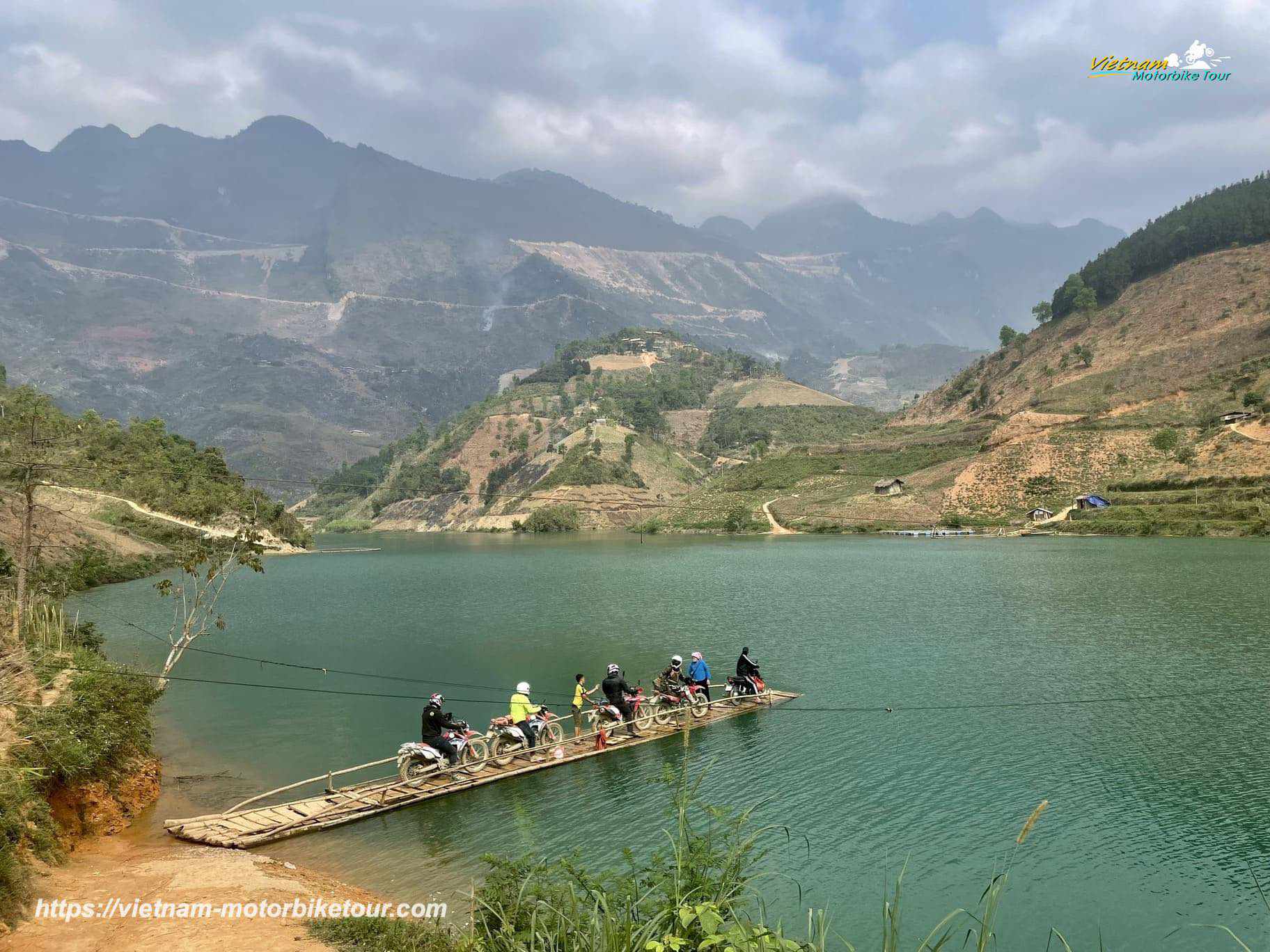 DONG VAN MOTORBIKE TOUR PASSING MEO VAC TO BAO LAC