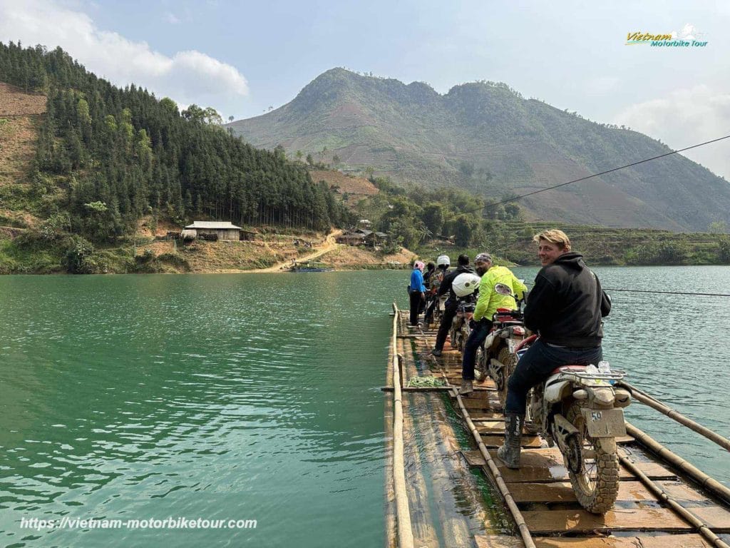DONG VAN MOTORBIKE TOUR PASSING MEO VAC TO BAO LAC 2 1024x768 - Outstanding Northwest Vietnam Motorbike Tour To Ha Giang
