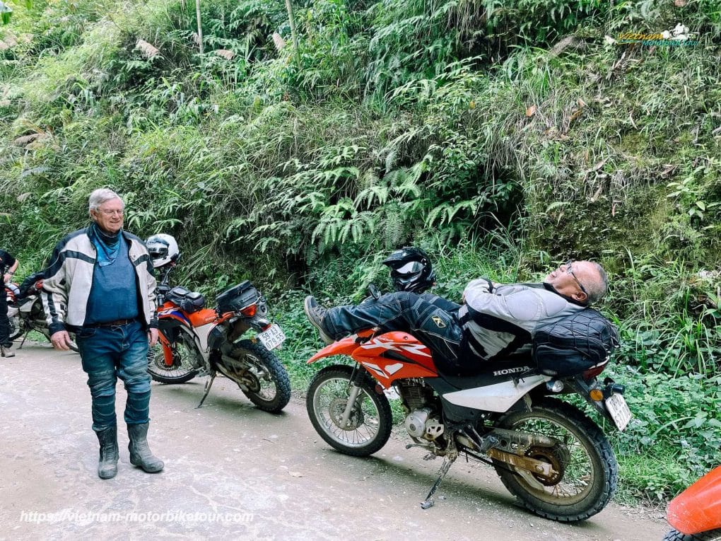 DONG VAN MOTORBIKE TOUR PASSING MEO VAC TO BAO LAC 4 1024x768 - Sensational Northwest Vietnam motorbike tour to Mu Cang Chai and Sapa