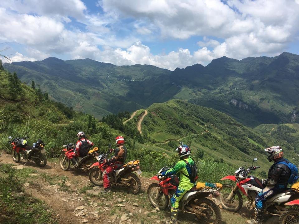 Lung Lo pass - ENCHANTING NORTH VIETNAM MOTORBIKE TOUR WITH HALONG BAY CRUISE - 10 DAYS