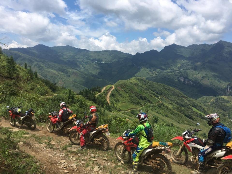 PHU YEN MOTORCYCLE TOUR TO MU CANG CHAI 