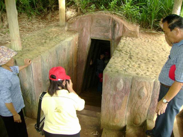 Vinh Moc Tunnels