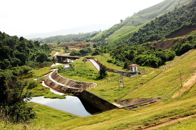 da ban lake in khanh hoa - DA BAN LAKE