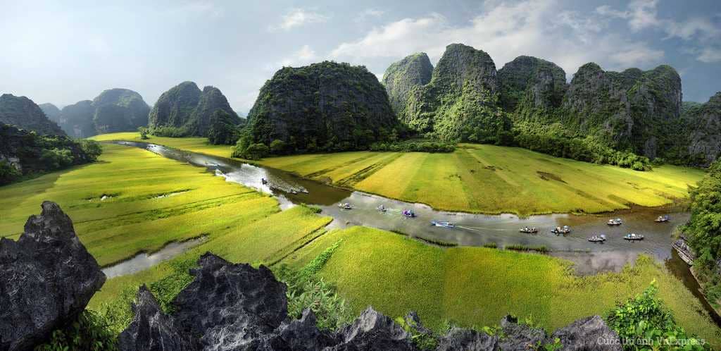 mua vang tam coc 1412655751 - Prime Hanoi Motorbike Tour to Cuc Phuong and Tam Coc - 2 days