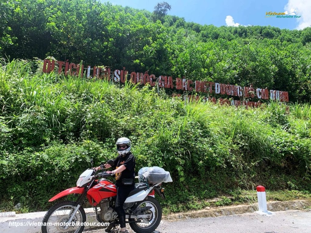 vietnam motorbike tour to hue 1 - Hue Motorbike Tour with Bronze story and Royal legends