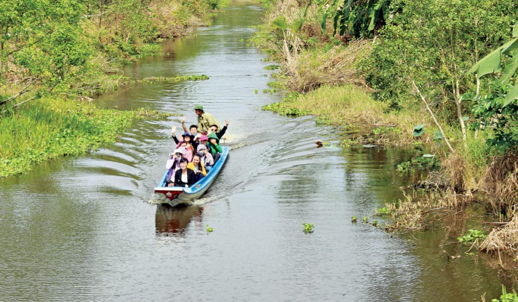 Hau Giang Floating Market 2 1024x597 - HAU GIANG PROVINCE