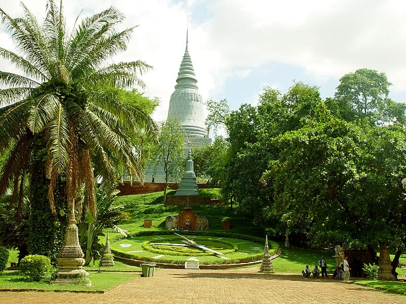 Wat Phnom - PHNOM PENH CAPITAL