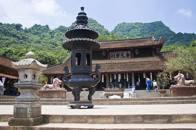 Chua Huong - SACRED HANOI MOTORBIKE TOUR TO PERFUME PAGODA &ndash; 1 DAY