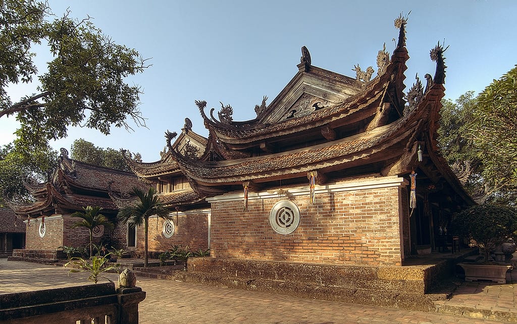 Hanoi Short Motorbike Tour to Van Phuc Silk Village, Tay Phuong Pagodas