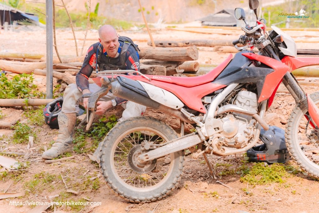 SAPA MOTORCYCLE TOUR TO THAC BA LAKE