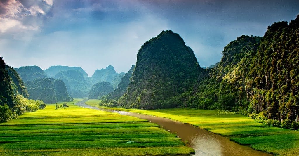 Tam Coc Ninh Binh 1 1024x534 - FANCIFUL HOI AN TO HANOI MOTORBIKE TOUR VIA HO CHI MINH TRAILS AND DMZ - 12 DAYS