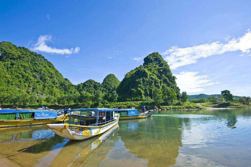 phong nha cave and paradise cave tour tours travel - BLOCKBUSTER HANOI MOTORBIKE TOUR TO HOI AN VIA HO CHI MINH TRAILS AND DMZ