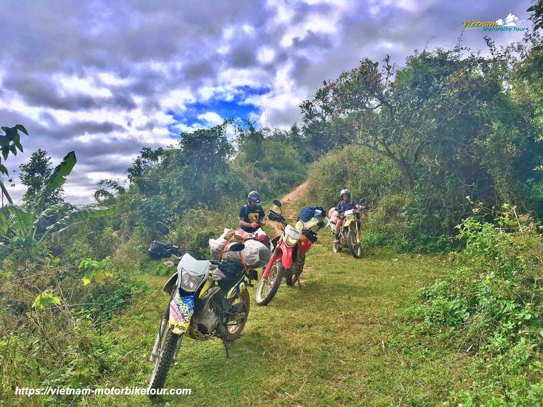 Hoi An motorbike tour to Kon Tum