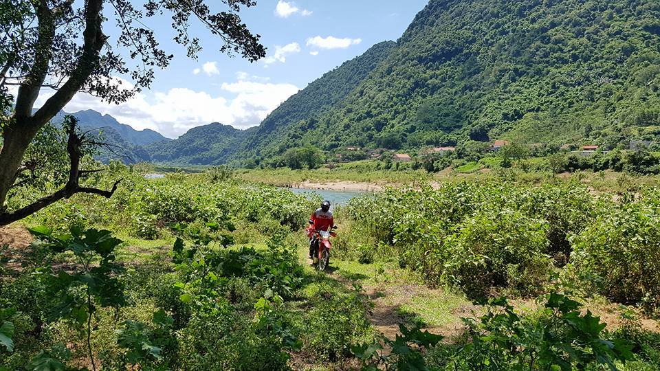 Hanoi Motorcycle Tour to Hoi An