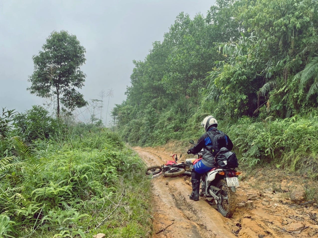 Mai Chau motorcycle tours to Phu Yen - Son La