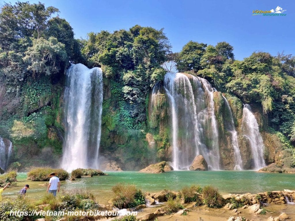 vietnam motorbike tour to ban gioc waterfall cao bang 2 1024x768 - Incredible North Vietnam Motorbike Tour - 11 Days