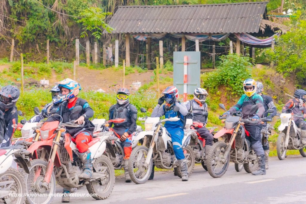 HANOI MOTORBIKE TOURS TO VU LINH
