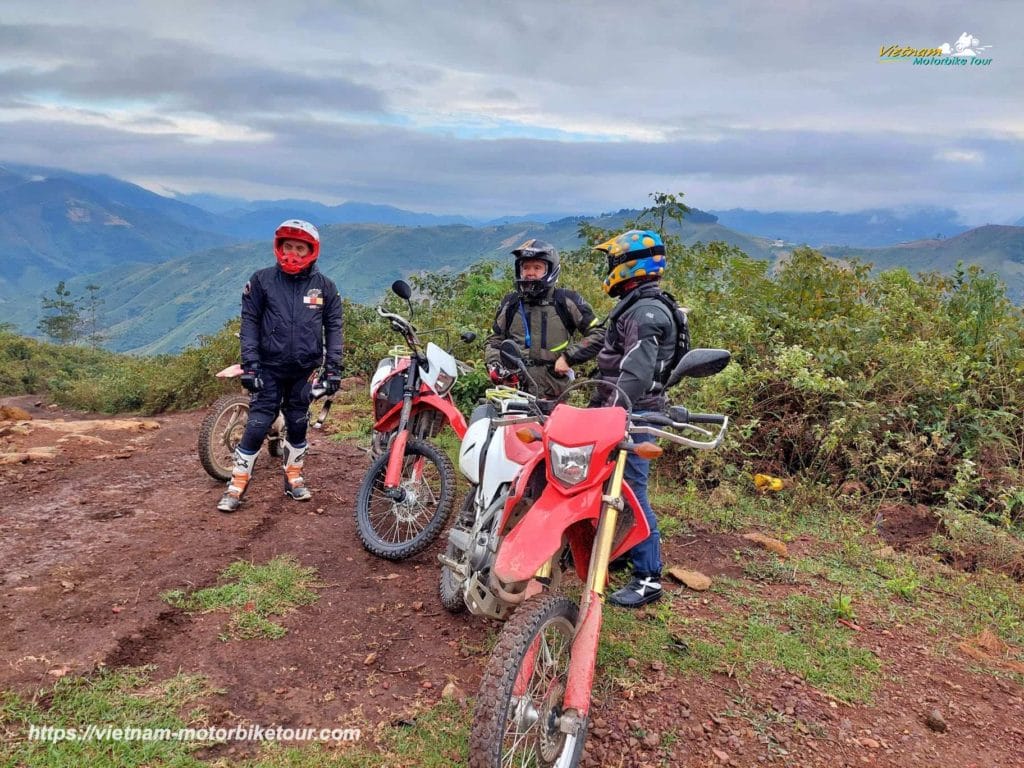 MAI CHAU MOTORCYCLE TOUR TO PHU YEN