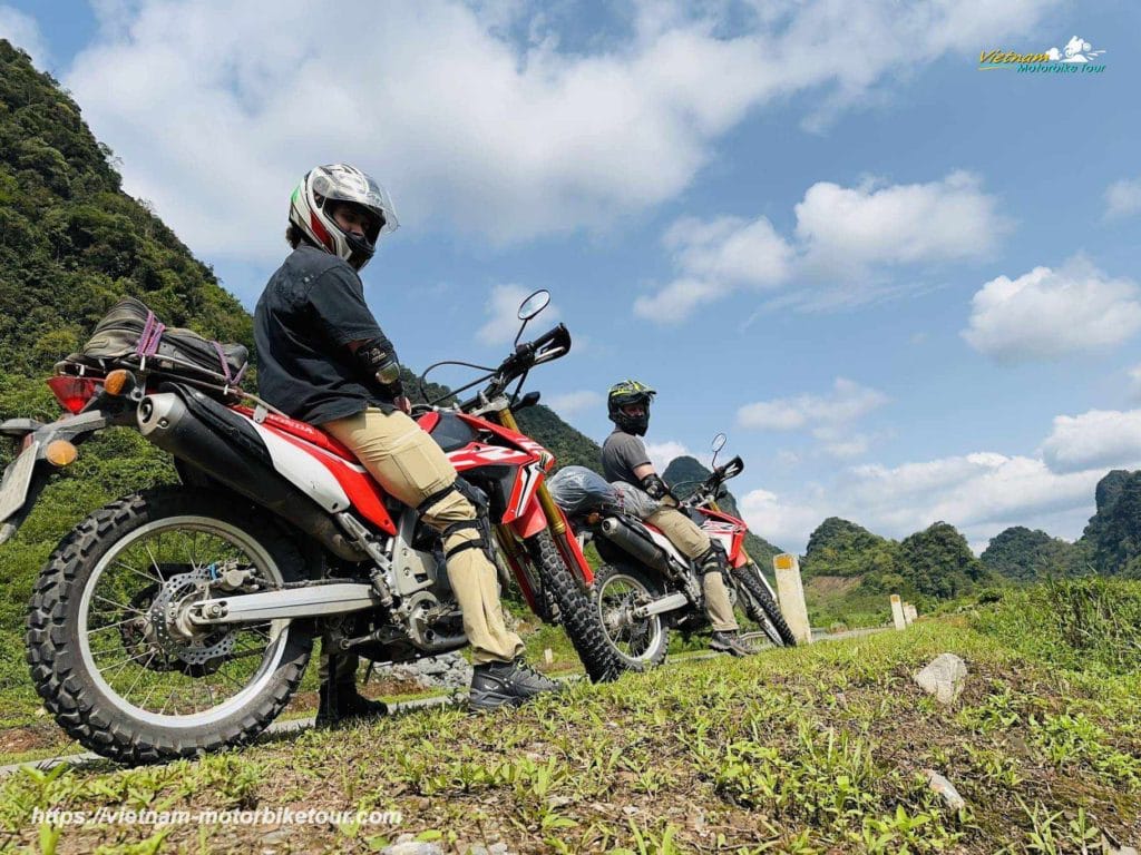 HANOI MOTORCYCLE TOUR TO PHU YEN