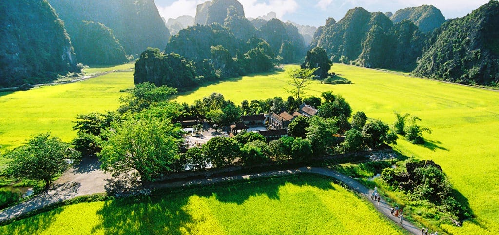 Hoa Lu Ancient Capital 1024x482 - TOP 6 ADVENTURE DESTINATIONS IN VIETNAM