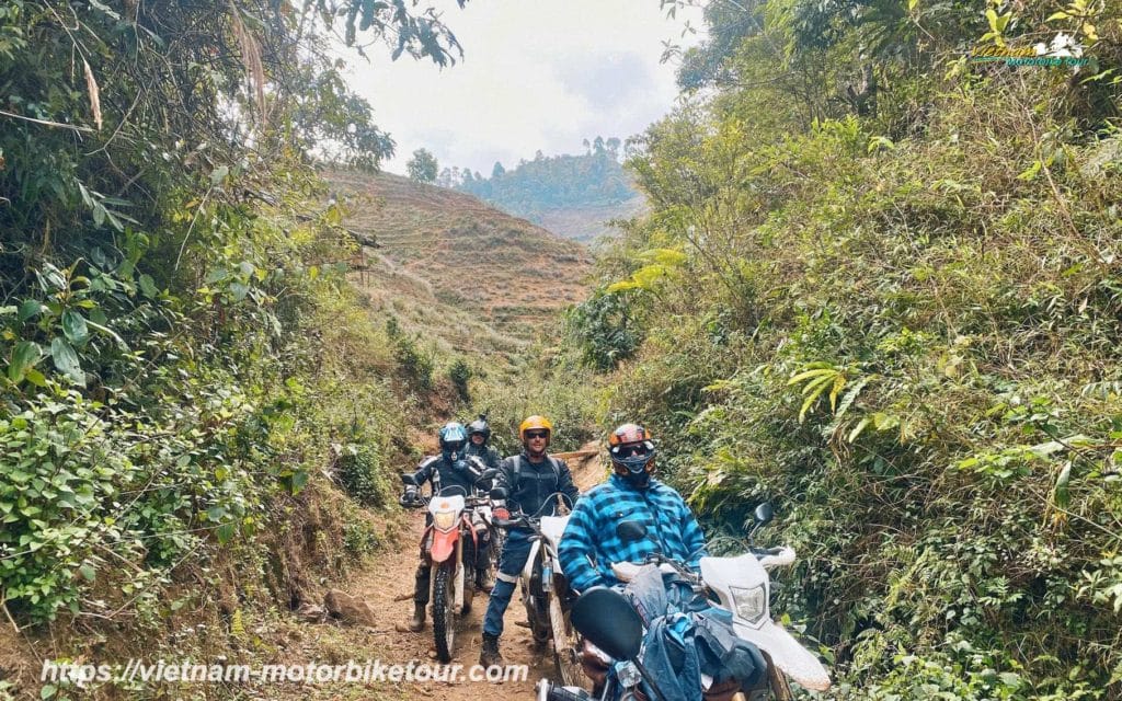 PU LUONG MOTORCYCLE TOUR TO PHU YEN