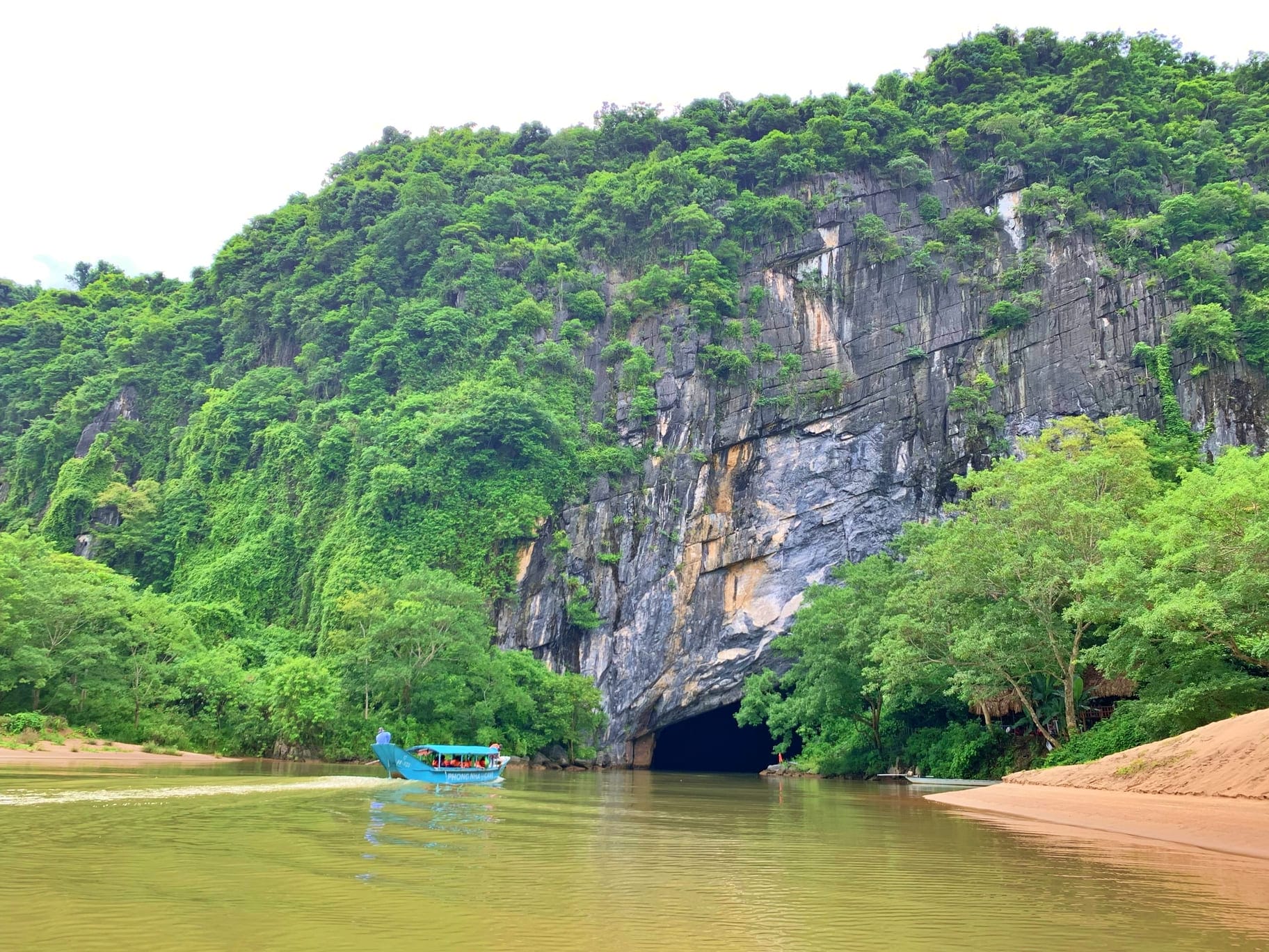 Hue motorcycle tour to Phong Nha