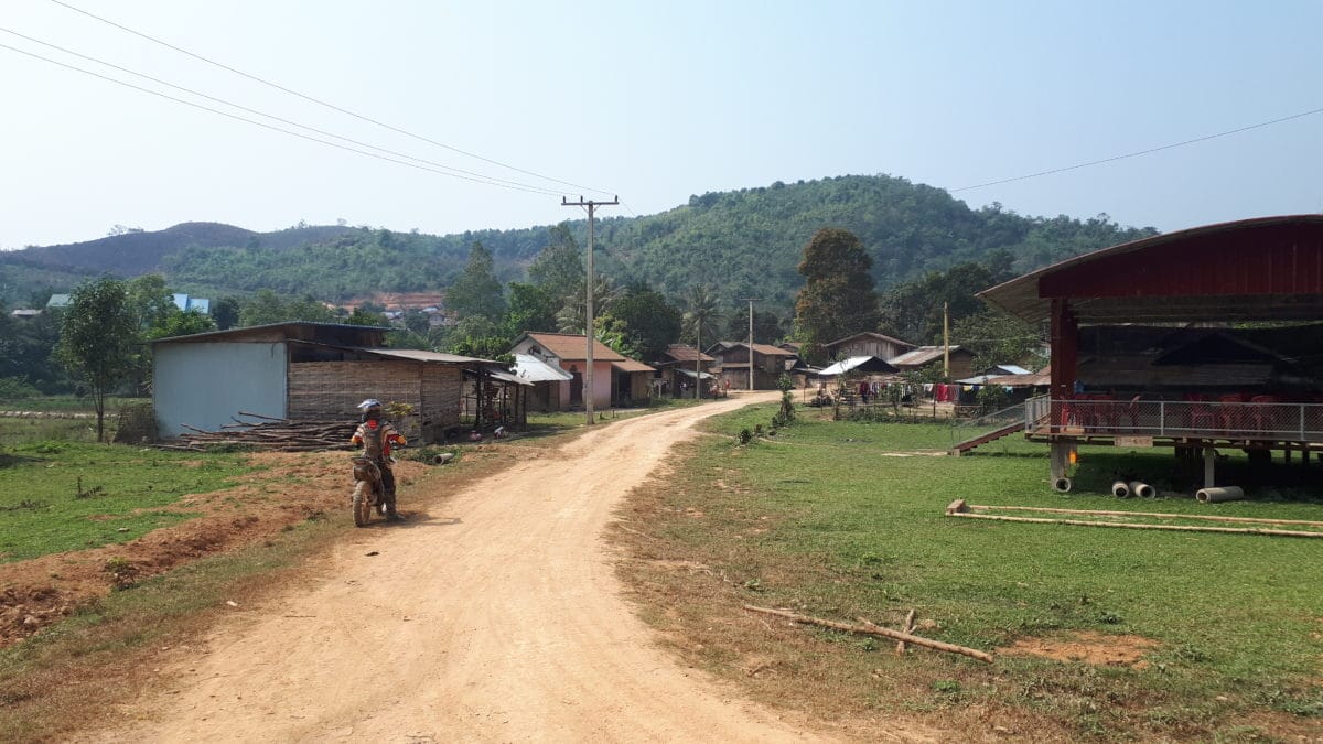 INCREDIBLE LUANG PRABANG MOTORBIKE TOUR TO NONGKHIAW THROUGH MOUNTAINS, CAVES AND BEAUTIFUL VILLAGES - 02 DAYS