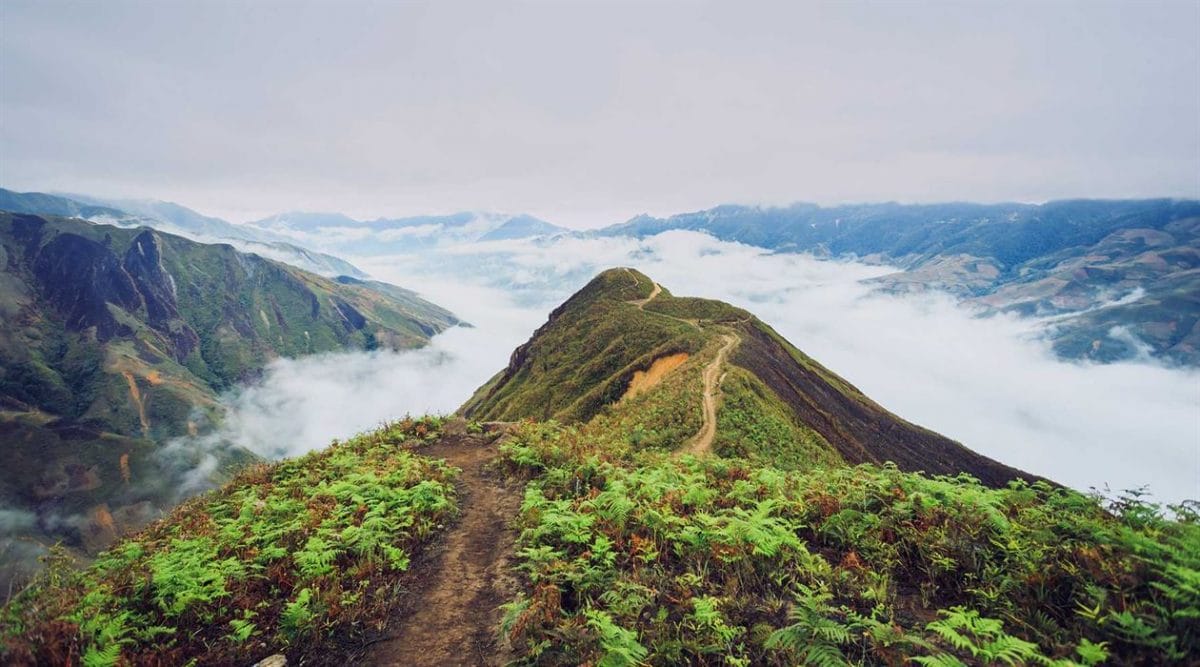 du lich taxua 3 scaled - Best Time to Ride in Northern Vietnam: Explore Ha Giang, Sapa & Ban Gioc