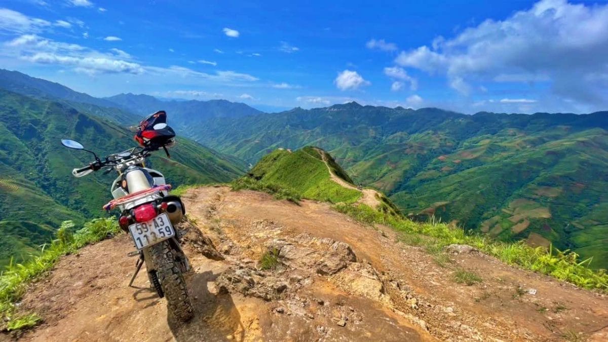 Hanoi offroad motorbike tour to taxua peak 3 scaled - High-Voltage Vietnam Dirt Bike Tour to Ta Xua - Tram Tau - Nghia Lo