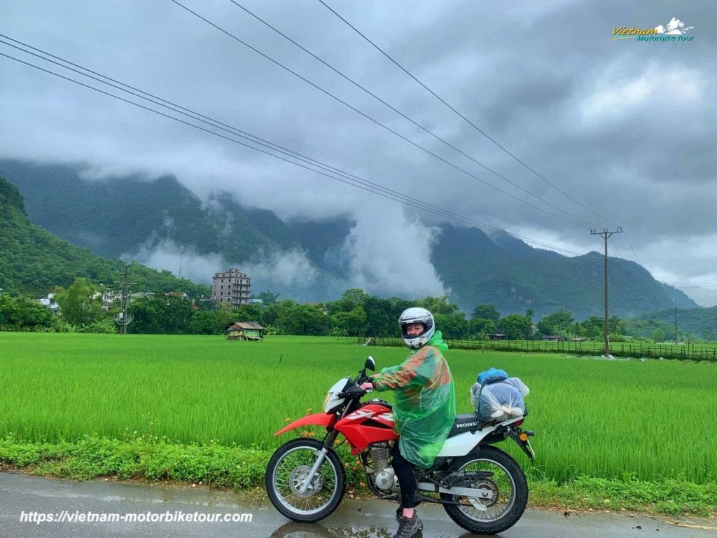 HANOI MOTORBIKE TOURS TO TO MAI CHAU