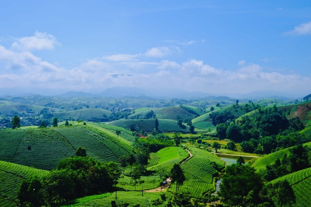 long coc - Sweeping North Vietnam Motorcycle Tour from West to East