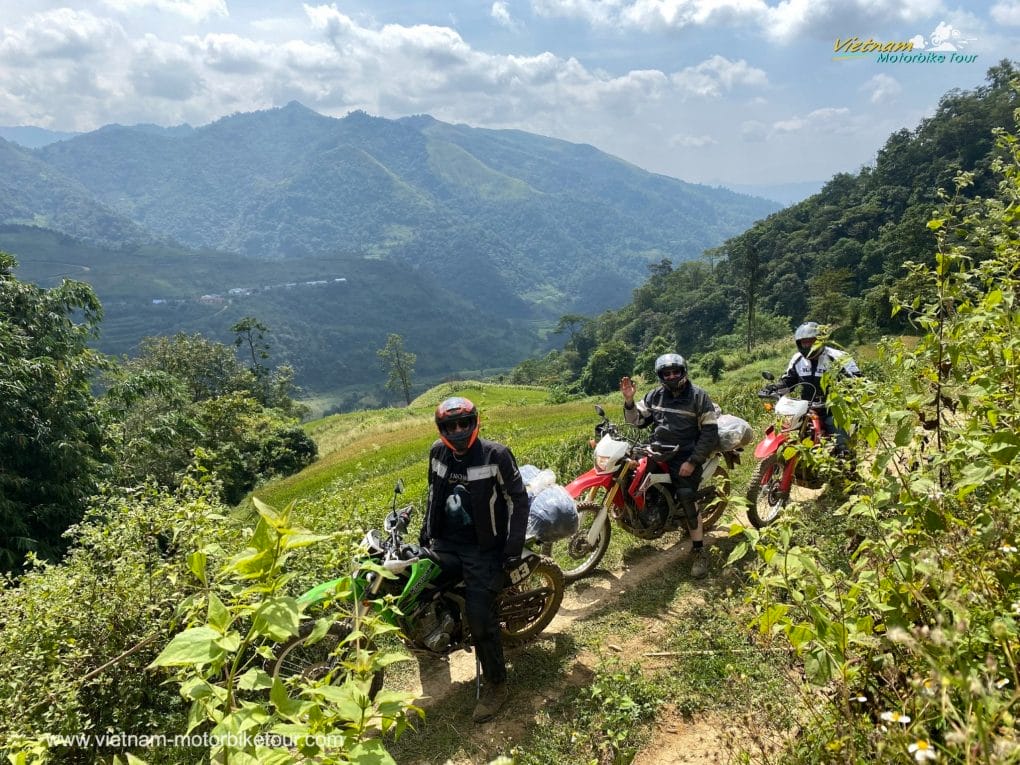 motorcycle tour to cao bang ban gioc waterfall 8 - Northeast Vietnam Motorbike Tour To Ban Gioc Waterfall And Halong Bay