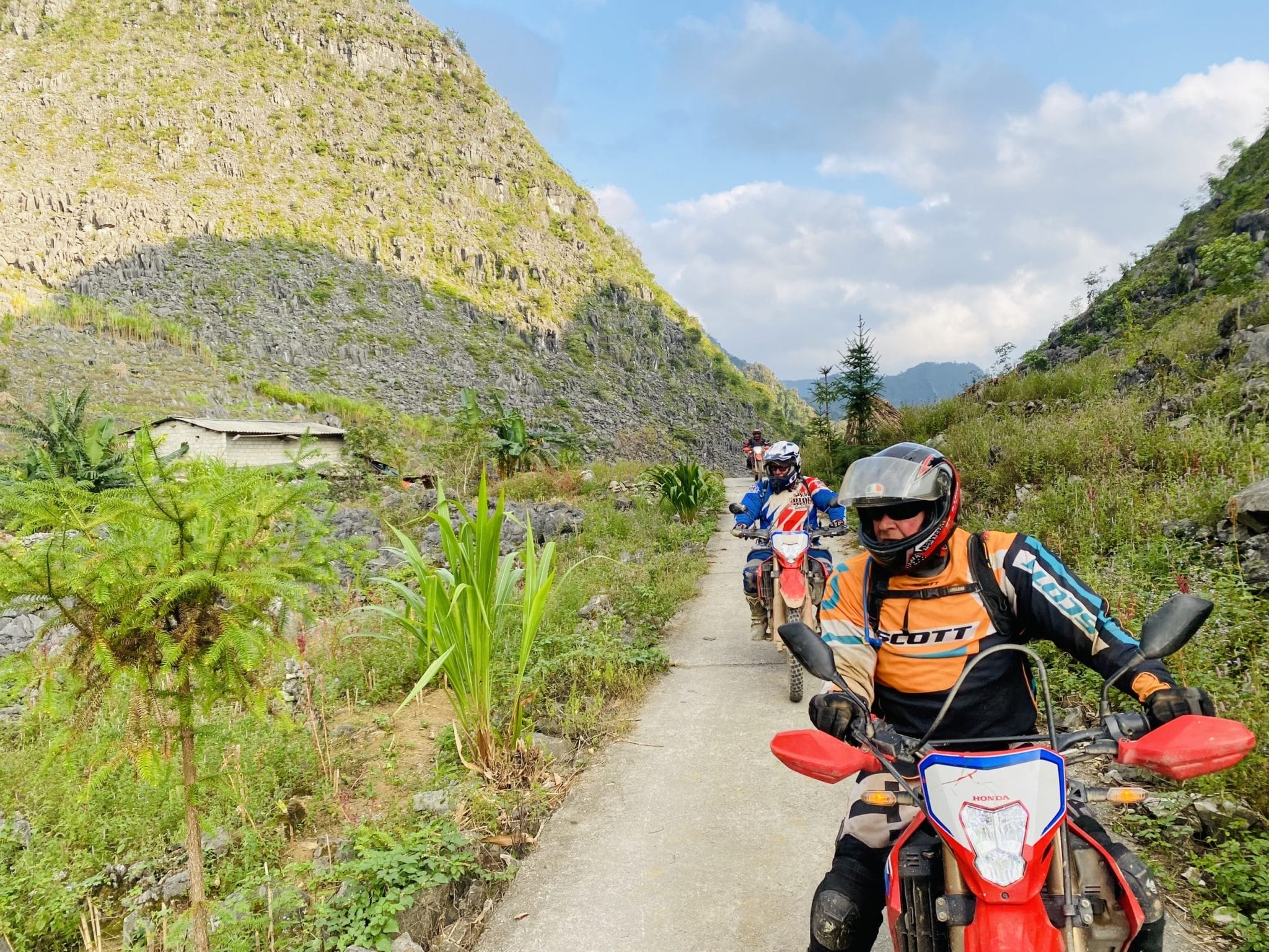 Incredible Northeast Vietnam Motorbike Tour via Ha Giang, Meo Vac, Ban Gioc and Mau Son