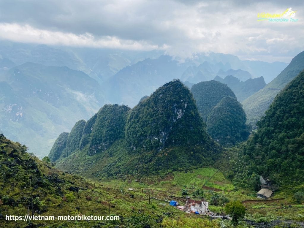 ha giang loop motorbike tour 1 1024x768 - Hanoi Loop Motorcycle Tour To Ha Giang – Everything You Need Know Before You Go