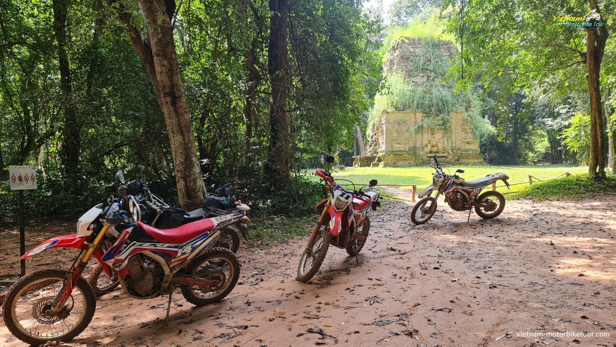 Cambodia Off road Motorcycle Tours 10 - Timeless Siem Reap Motorbike Tour to Phnom Penh via Kampong Thom and Preah Khan