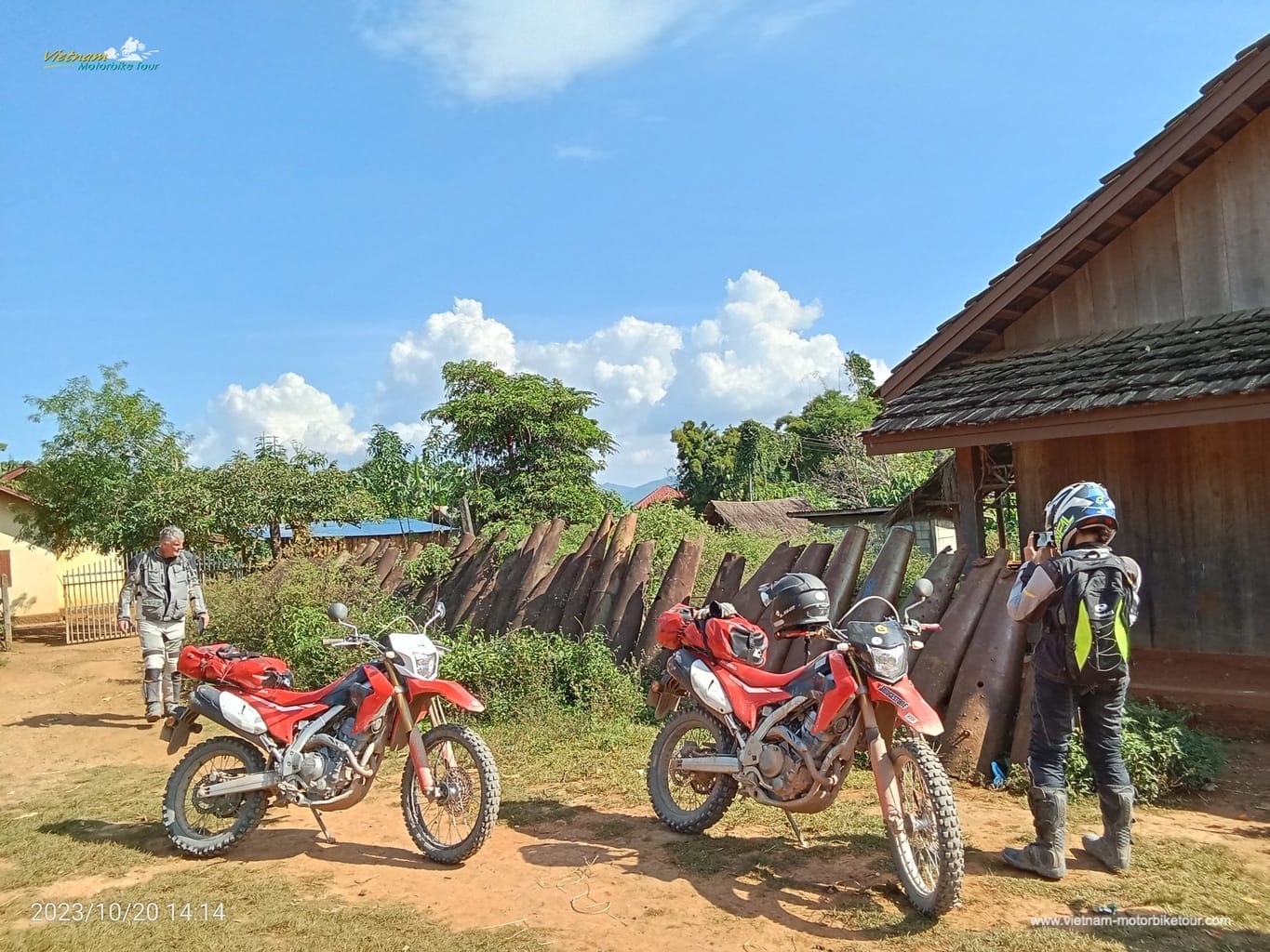 astounding-laos-motorcycle-tour-from-vientiane-to-nam-ngum-thalat-phou-khao-khouay