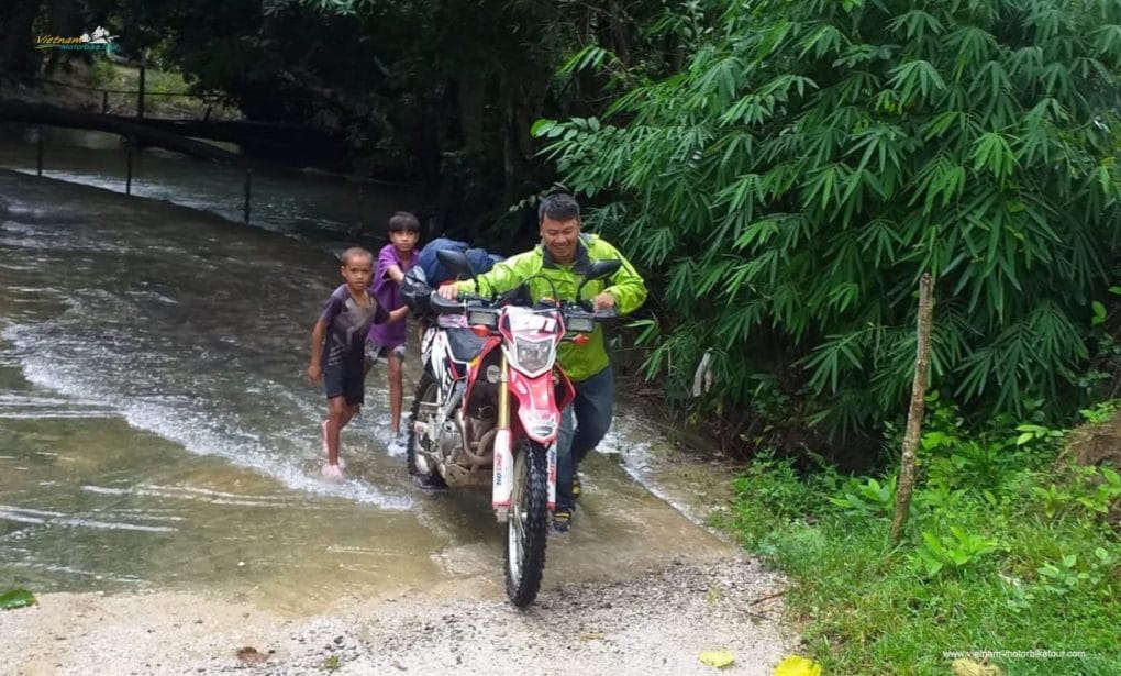 enthralling-laos-motorcycle-tour-from-vientiane-to-vang-vieng-phou-khao-khouay enthralling-laos-motorcycle-tour-from-vientiane-to-vang-vieng-phou-khao-khouay