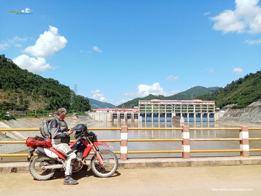 exotic laos motorcycle tour from vientiane to vang vieng luang prabang 1024x768 - Astounding Laos Motorcycle Tour from Vientiane to Nam Ngum, Thalat, Phou Khao Khouay