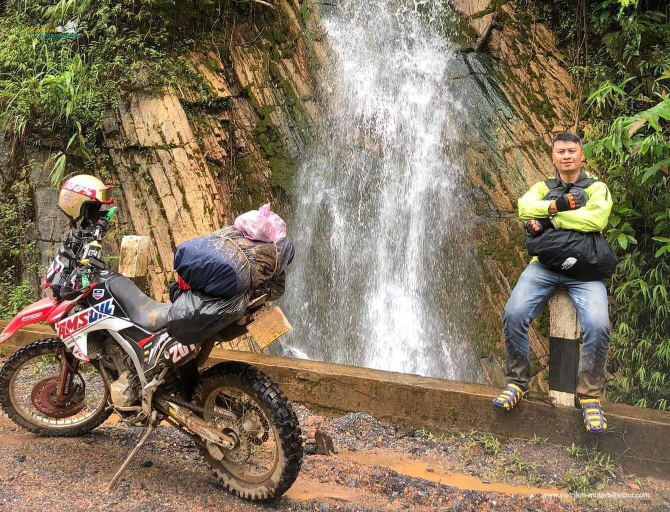 serene-laos-dirt-bike-tour-from-luang-prabang-to-muang-hiam-xam-neua-phonsavan