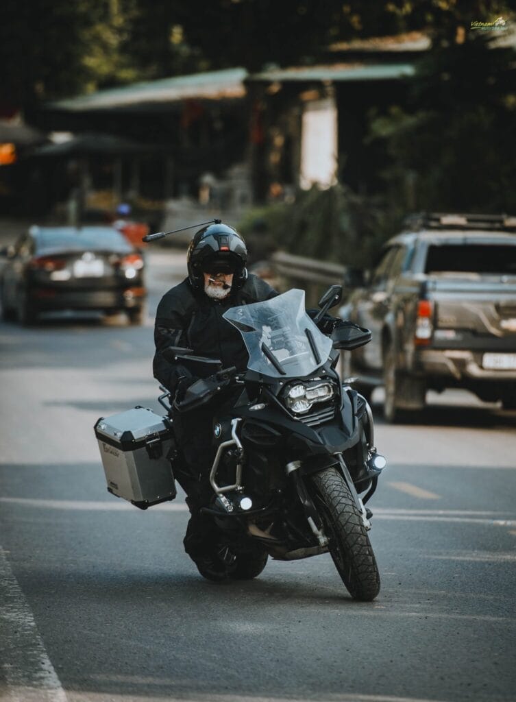 adventure-vietnam-big-bike-tour-from-hanoi-to-saigon-along-ho-chi-minh-trail-coast